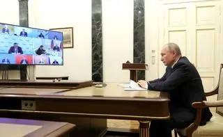 Posiedzenie w sprawie sytuacji w sektorze bankowym z udziałem Putina
