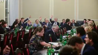 "To jest atmosfera jakiegoś magla"