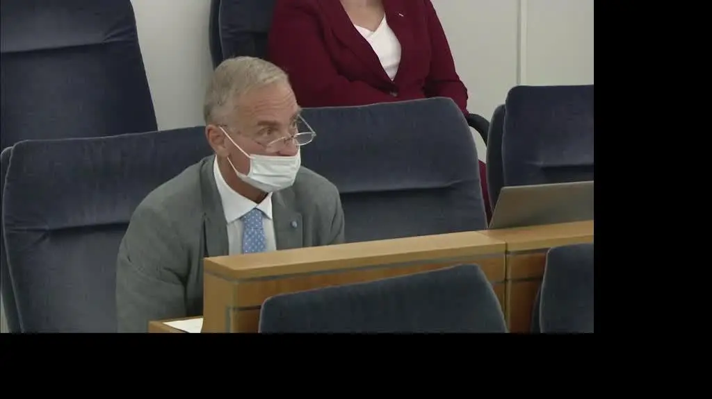 senat 3