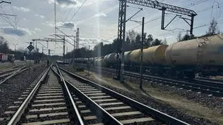 Wykoleił się pociąg, który przewoził paliwo w miejscowości Grabowno Wielkie