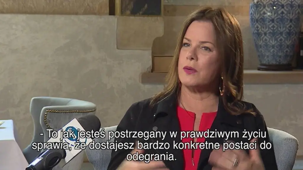 Marcia Gay Harden: kobiety z ciemnymi włosami są uznawane za silniejsze