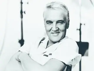 Jak mógłby wyglądać dziś Elvis Presley