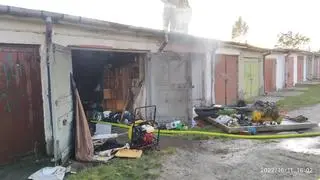 Pożar wybuchł w jednym z boksów w kompleksie garaży 