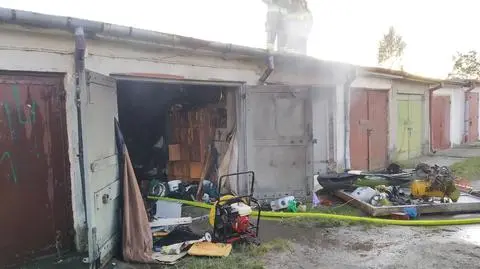 Pożar wybuchł w jednym z boksów w kompleksie garaży 