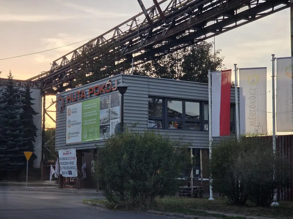 Brama Huty Pokój