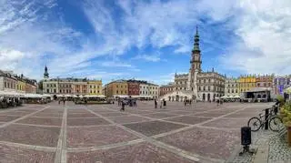 Artyści przyjechali na festiwal, zostali zwyzywani przez kolor skóry