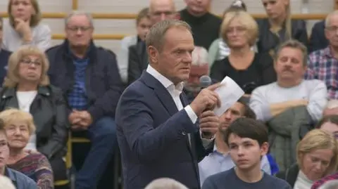 Tusk: to kolejny dzień nauczyciela, który krzyczy o tym, co się dzieje z polską szkołą