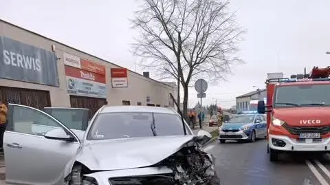 Zderzenie dwóch samochodów