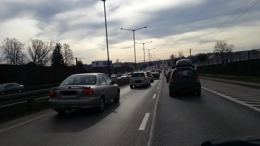 Korki tworzą się już w Myślenicach 