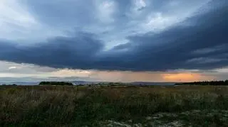 Najpierw upał, później burze. Tutaj ostrzega IMGW
