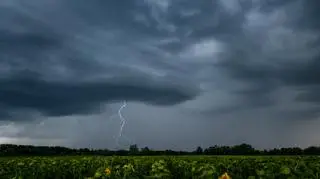 Nadciągnie burzowy front. Kiedy aura znów się poprawi