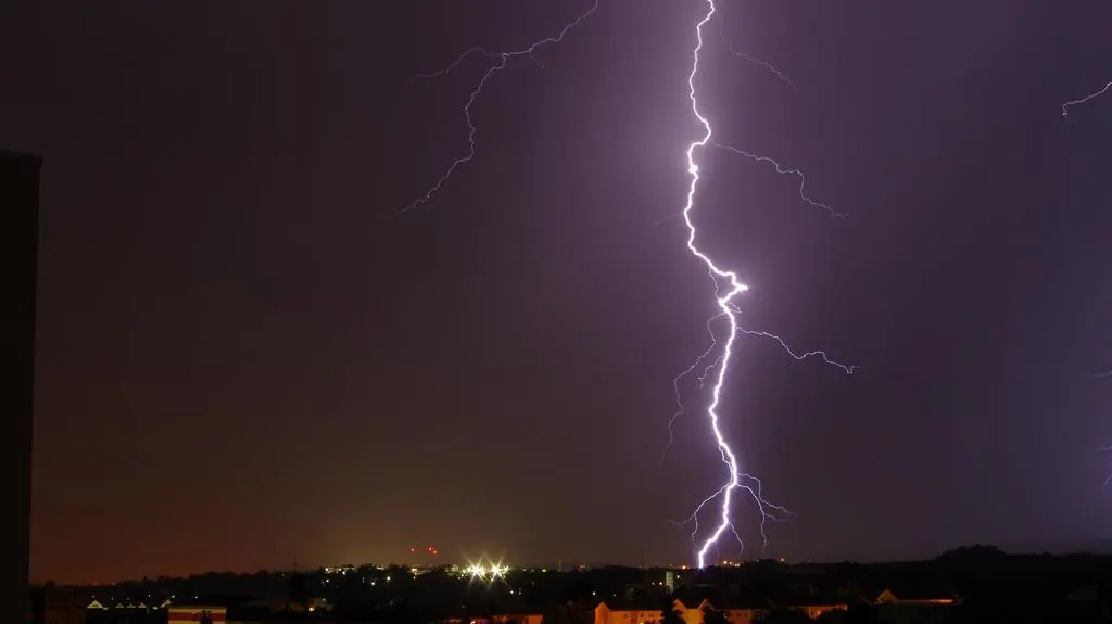 Uwaga na nocne burze. Są ostrzeżenia IMGW