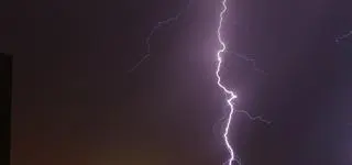 Uwaga na nocne burze. Są ostrzeżenia IMGW