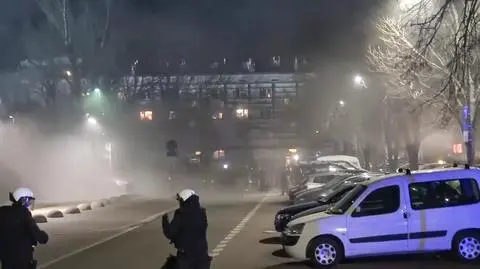 Mieli brać udział w zamieszkach i atakować policjantów. Zarzuty dla trzech pseudokibiców