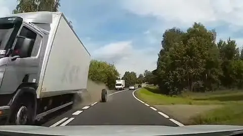Koło urwało się od ciężarówki i potoczyło prosto w auto nadjeżdżające z naprzeciwka