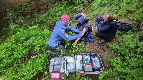 Kobieta zeszła ze szlaku i uległa urazowi nogi