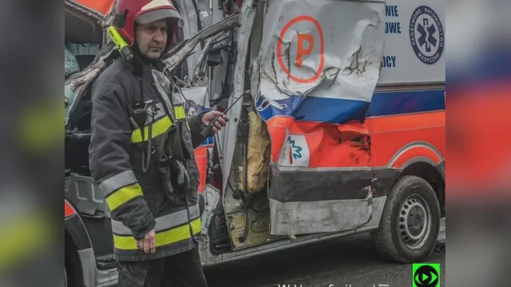 Zderzenie karetki z ciężarówką