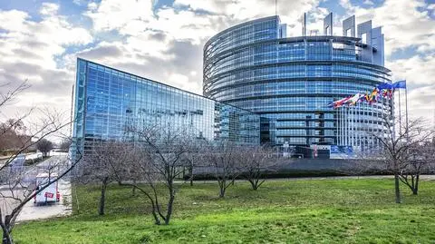 parlament europejski strasburg - Kiev Victor shutterstock_1337384327