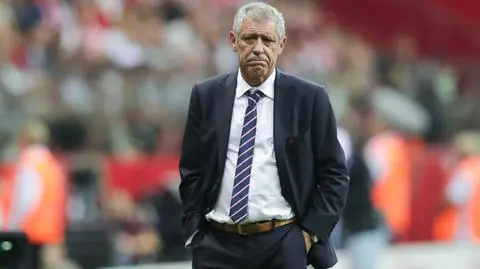 Polish FA sacks Portuguese coach Fernando Santos over poor results