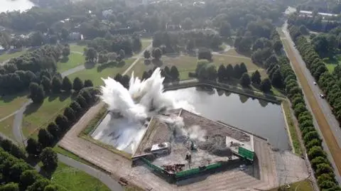 Runął monument żołnierzy radzieckich w ryskim Parku Zwycięstwa