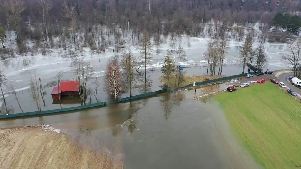 Mazowsze. Wysoki poziom Bugu i podtopienia. Eksperci tłumaczą jak temu ...