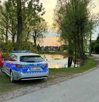Ciało znaleziono w stawie w Radomsku