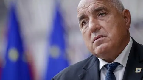 Zwolnił premiera z kwarantanny, podał się do dymisji