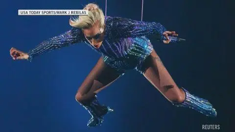 Lady Gaga podczas występu na Super Bowl 2017