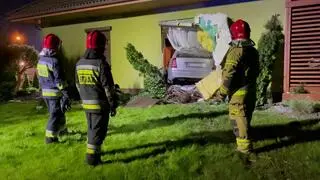 Był pijany, wjechał w dom