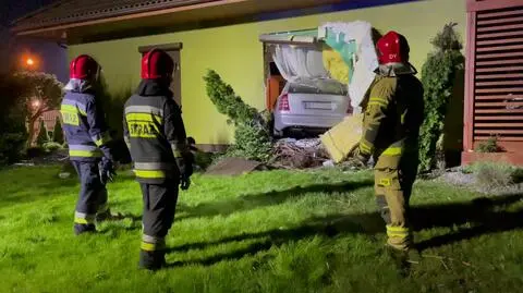 Był pijany, wjechał w dom