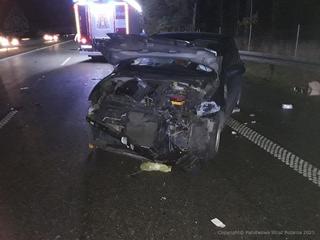 Karambol na S8. Zderzenie dziewięciu samochodów i zablokowana droga 