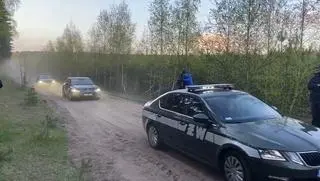 Pojazd Żandarmerii Wojskowej we wsi Zamość