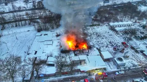 Pożar straganów w Kołobrzegu. Jedna osoba nie żyje