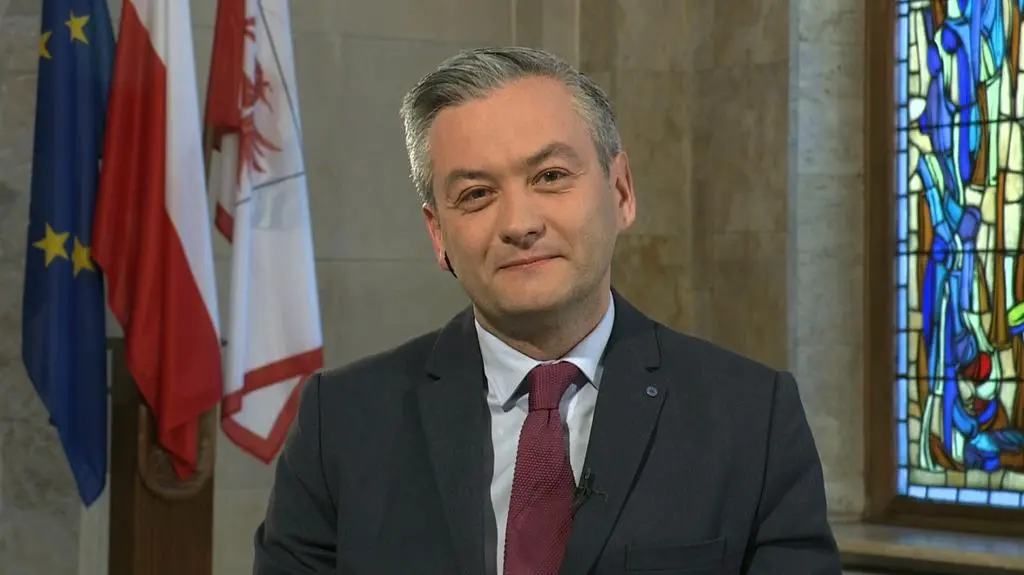 Biedroń: politycy powinni zająć się realnymi problemami które mamy w Polsce