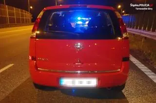 Pijany kierowca zasnął na lewym pasie autostrady