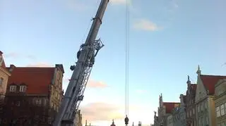 Przygotowania do ustawiania choinki w Gdańsku