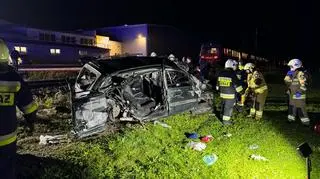 W Przysiekach doszło do zderzenia samochodu osobowego z pociągiem 