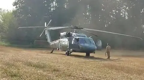 Moment zerwania linii energetycznej przez śmigłowiec Black Hawk