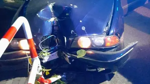 26-latek uciekał przed policją, zatrzymał się na barierkach