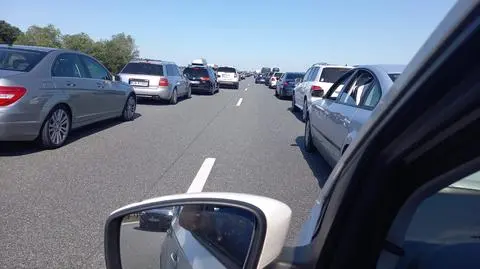 Autostrada zablokowana w obu kierunkach