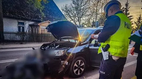Ze wstępnych ustaleń wynika, że motocyklista wyjeżdżał z drogi poporządkowanej 
