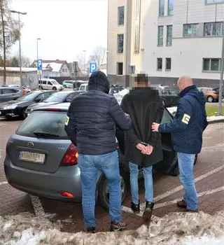 38-latek miał podawać się za policjanta