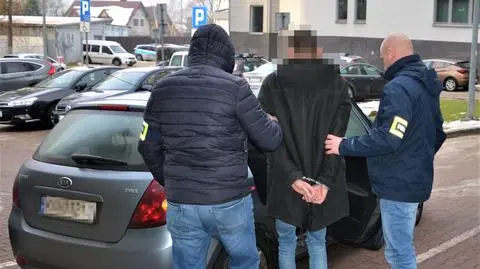 98-latka z pomocą dziewięcioletniego chłopca przechytrzyła oszustów