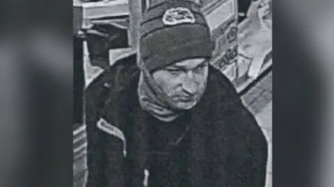 Kradł kawę w markecie, policja publikuje zdjęcie 
