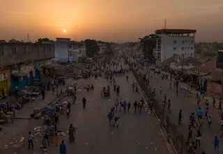 Miasto pogrążyło się w ciemności, bo władze nie zapłaciły rachunku za prąd