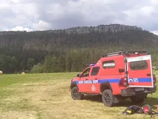 9-letnia dziewczynka wpadła w szczelinę o głębokości 9 metrów