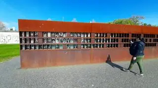 Ściana pamięci poświęcona ofiarom muru berlińskiego na Bernauerstrasse