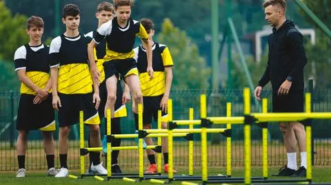 Nie potrafią skakać na skakance ani kozłować piłki