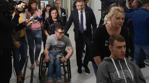 Piotr Duda spotkał się z protestującymi w Sejmie