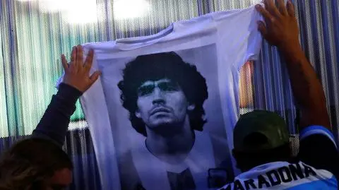 Prezydent składa hołd Maradonie i ogłasza żałobę narodową